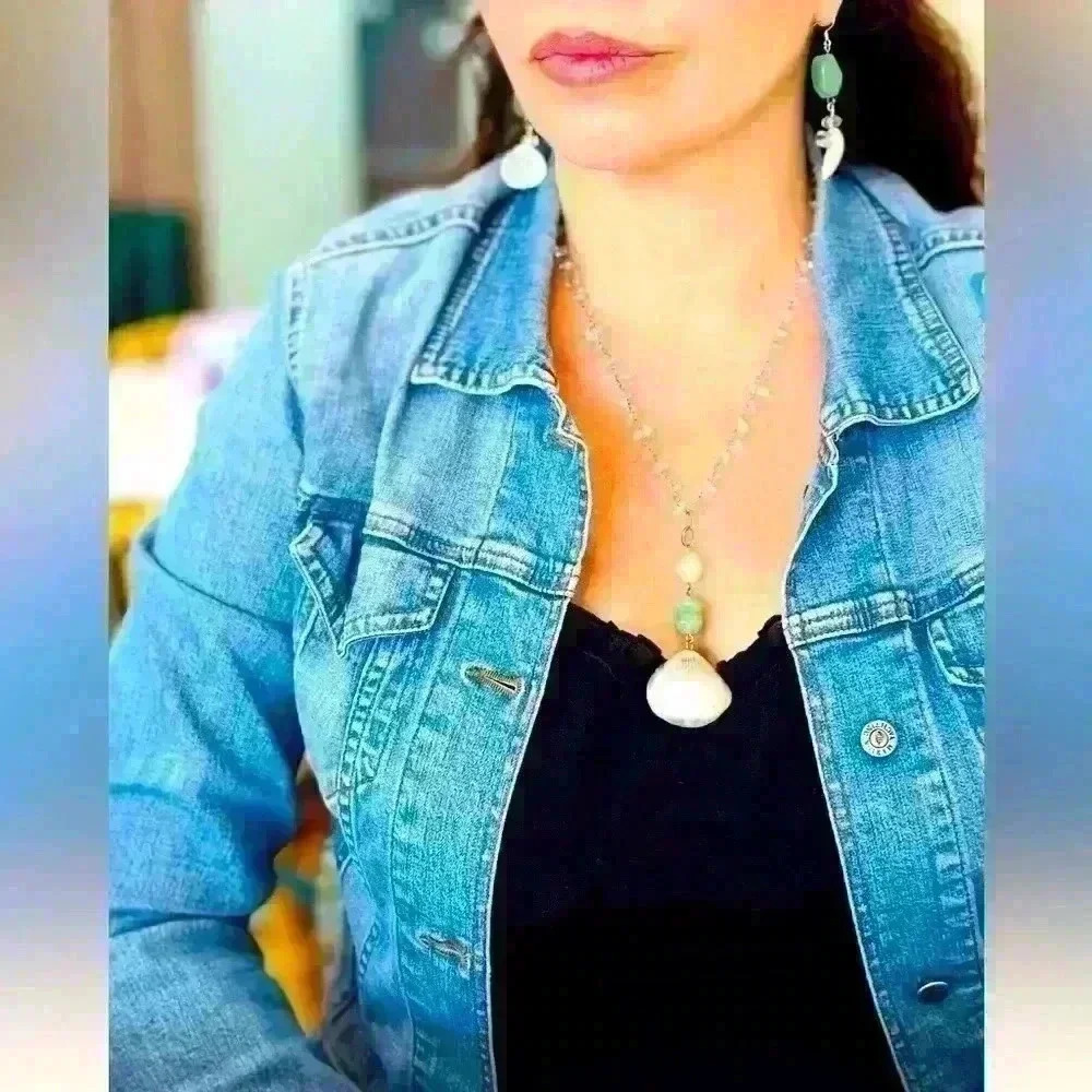 Necklace and earrings set